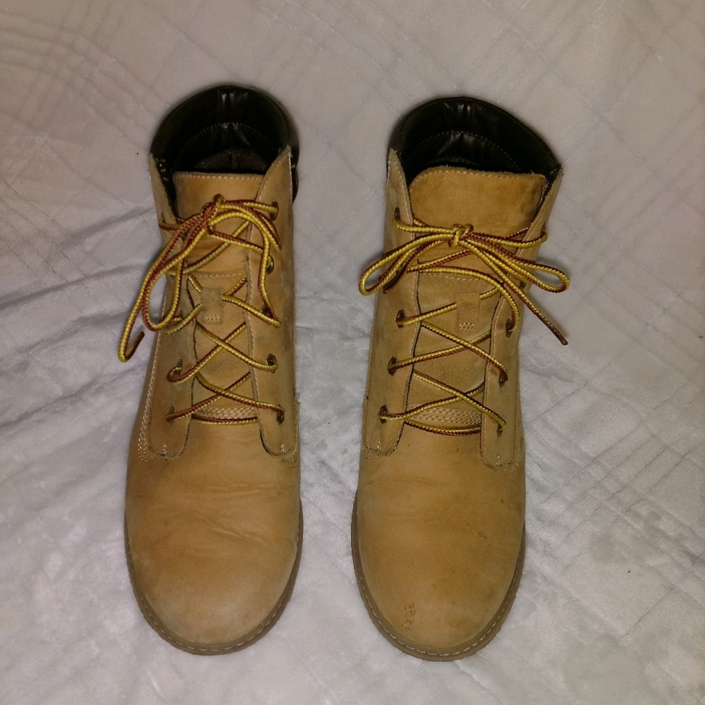 Meet your Posher, Alicia